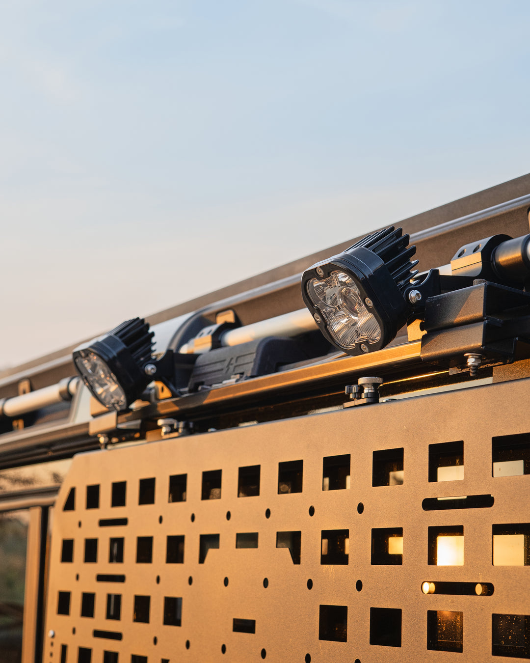 : LED Side Light – Roof Bar Mount & DTP Plug-In package contents and hardware