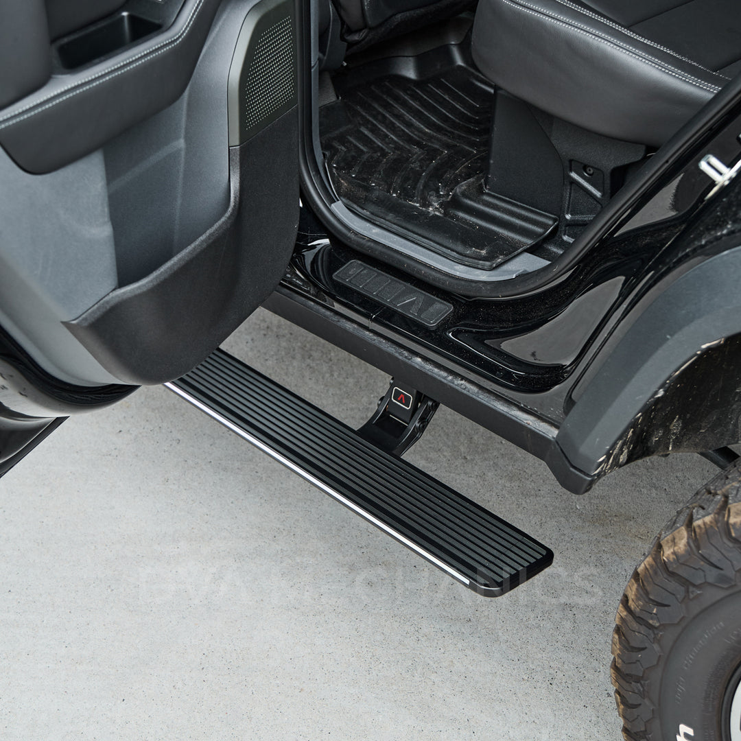 INEOS Grenadier: Electric Power Side Steps with LED