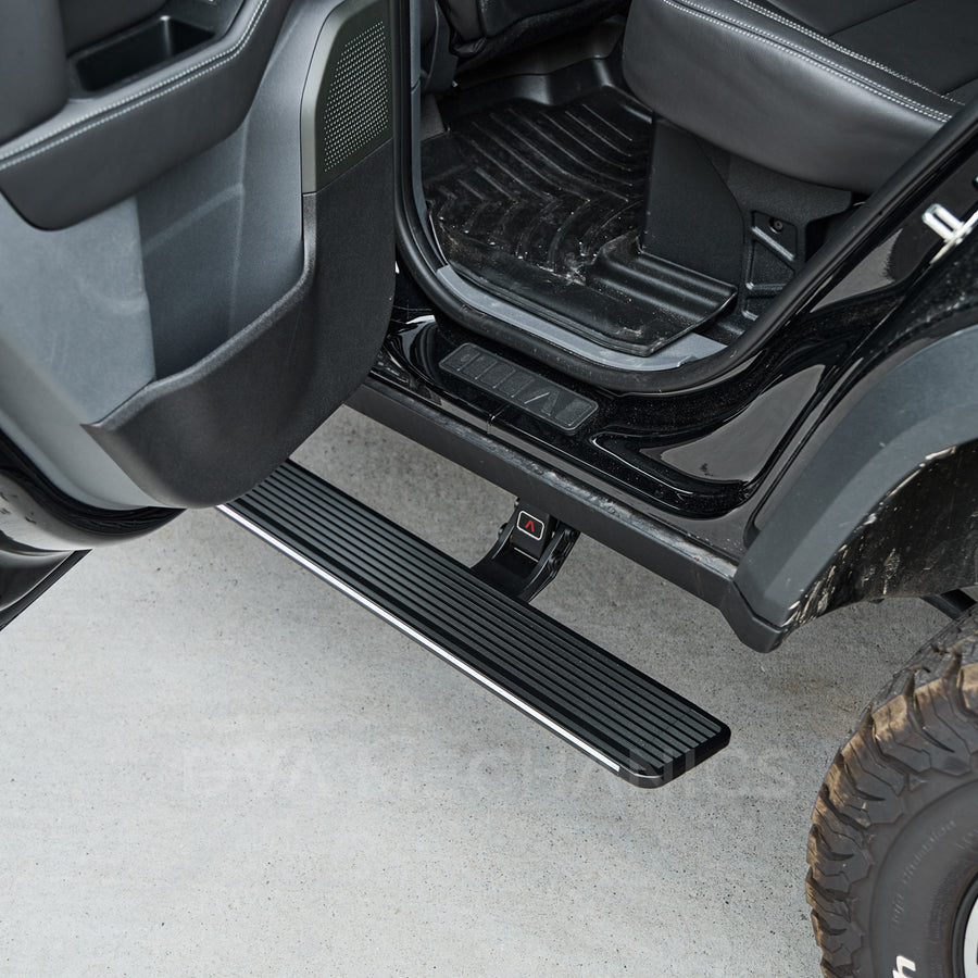 INEOS Grenadier: Electric Power Side Steps with LED