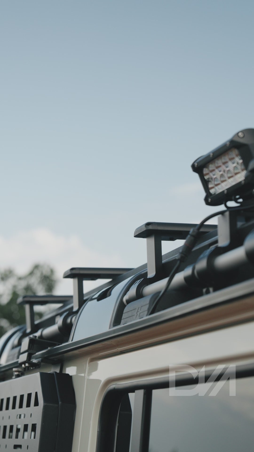 Système de barres de toit DualTrack™ pour INEOS Grenadier